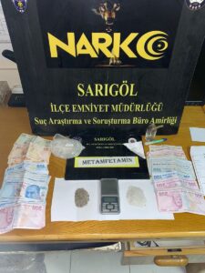 MANİSA (AA) – Manisa’nın Sarıgöl ilçesinde düzenlenen uyuşturucu operasyonunda iki