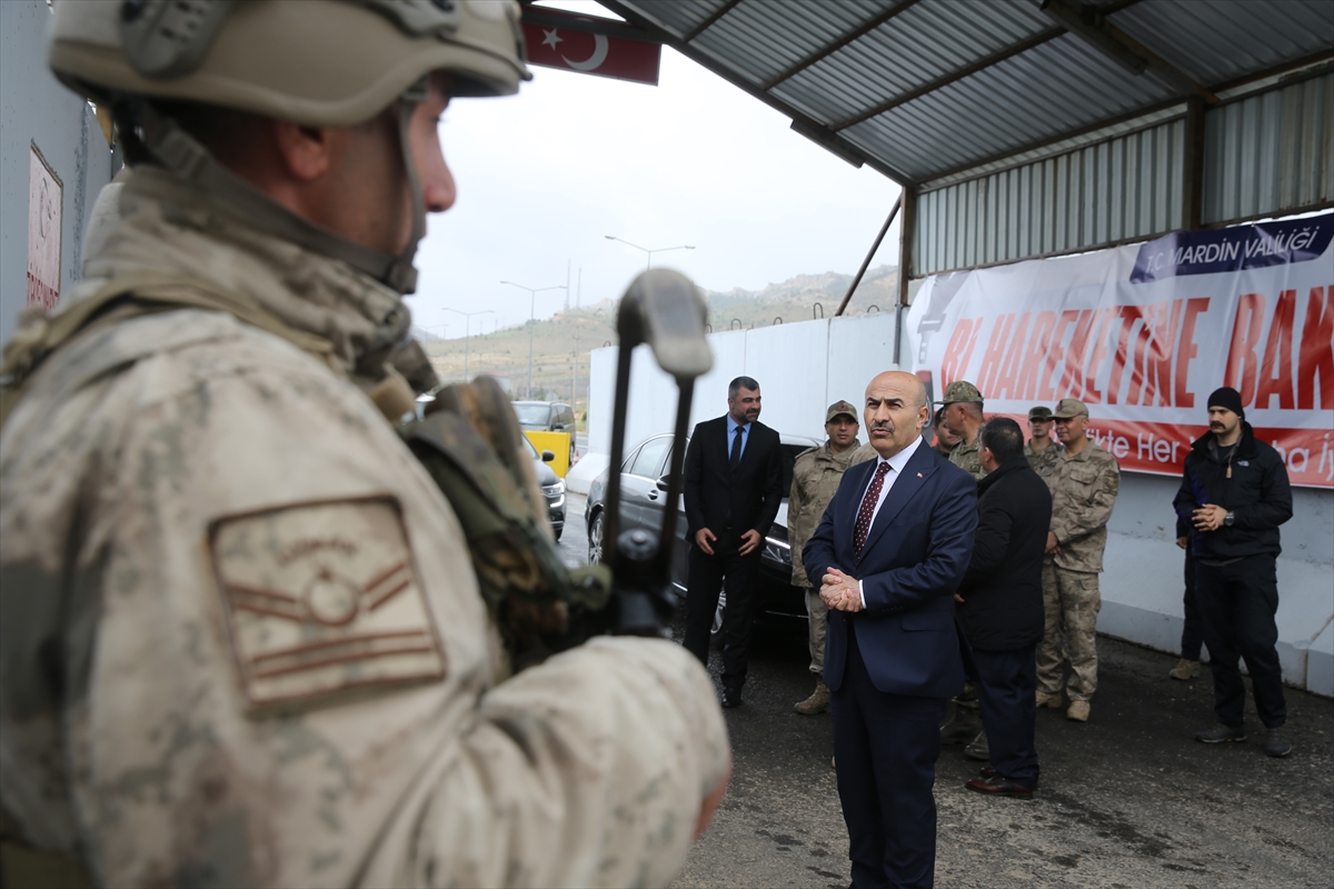 Mardin Valisi Demirtaş, güvenlik güçleri, şehit yakınları ve gazilerle bayramlaştı