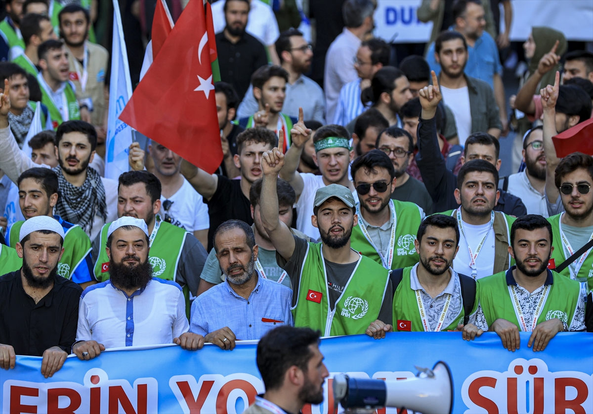 Mavi Marmara saldırısının 12'inci yılı nedeniyle Fatih'te yürüyüş yapıldı