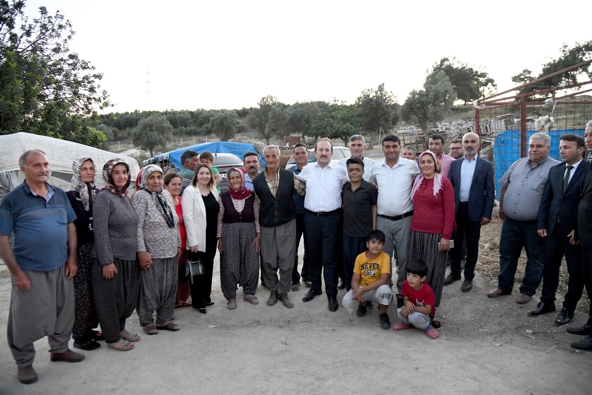 Mersin Valisi Ali Hamza Pehlivan limon topladı, bal hasadı yaptı