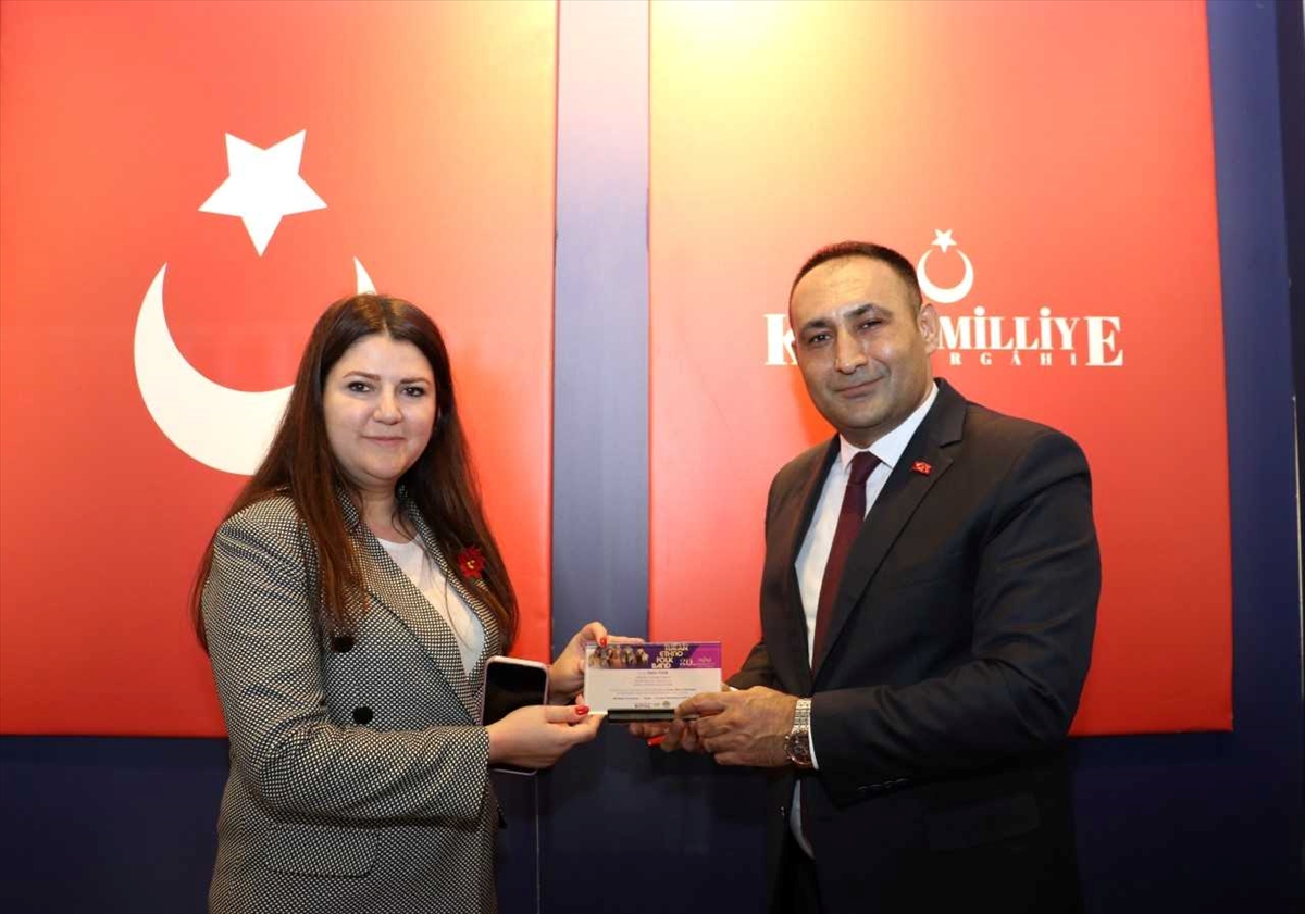 MHP Genel Başkan Yardımcısı Pelin Yılık, Mersin'de temaslarda bulundu