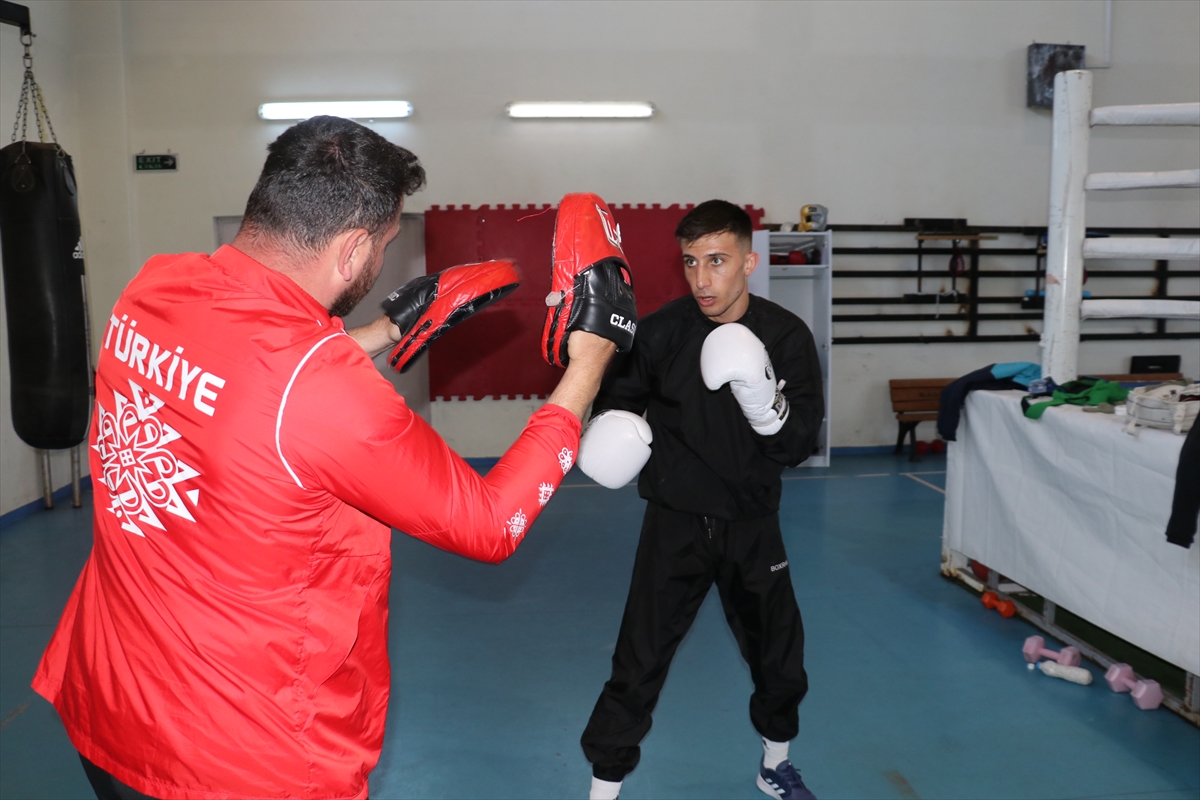 Milli boksör Tuğrulhan Erdemir, Avrupa Şampiyonası'na altın madalya için hazırlanıyor: