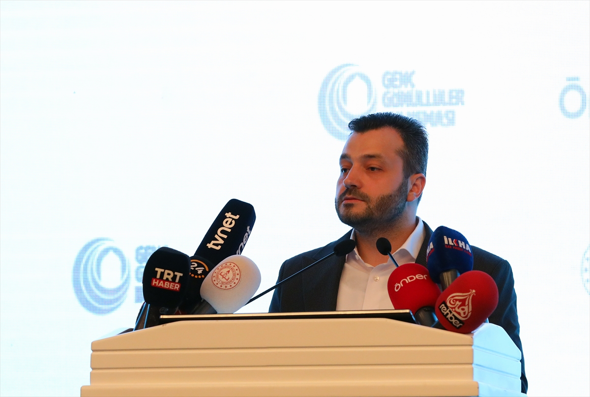 Milli Eğitim Bakanı Özer, “Yunus Emre Yolunda Genç Gönüllüler Buluşması” etkinliğinde konuştu: