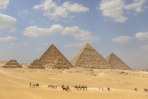 KAHİRE (AA) – FERDİ BAYAT – Mısır’ın Giza kentindeki Keops,