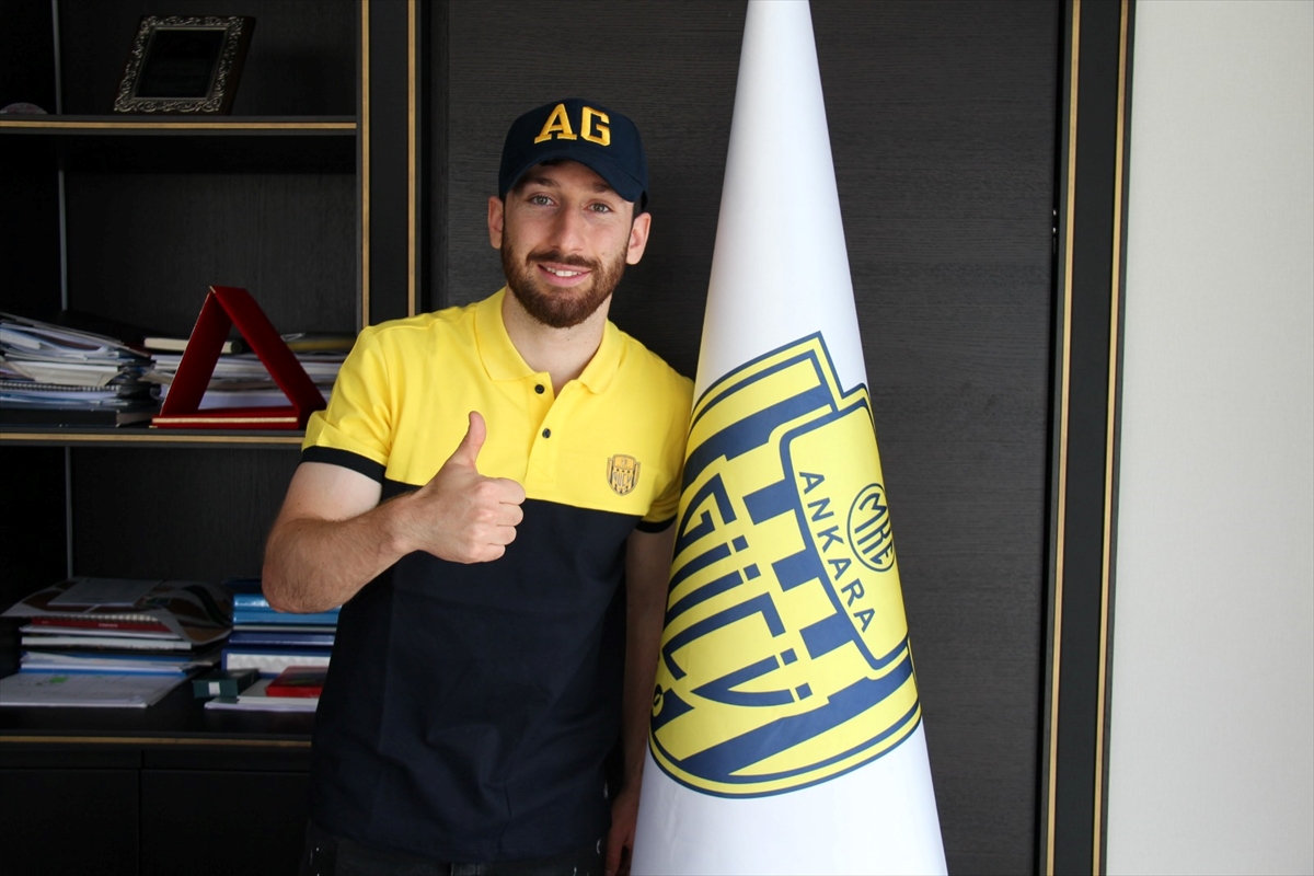 MKE Ankaragücü, Gürcü sol kanat oyuncusu Beridze'yi transfer etti