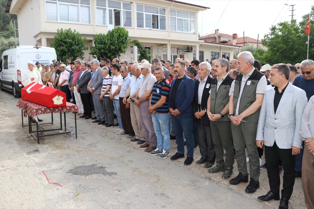 Muğla'da otomobilin çarptığı orman muhafaza memuru öldü