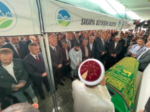 - Törene, İçişleri Bakanı Süleyman Soylu, Tarım ve Orman Bakanı