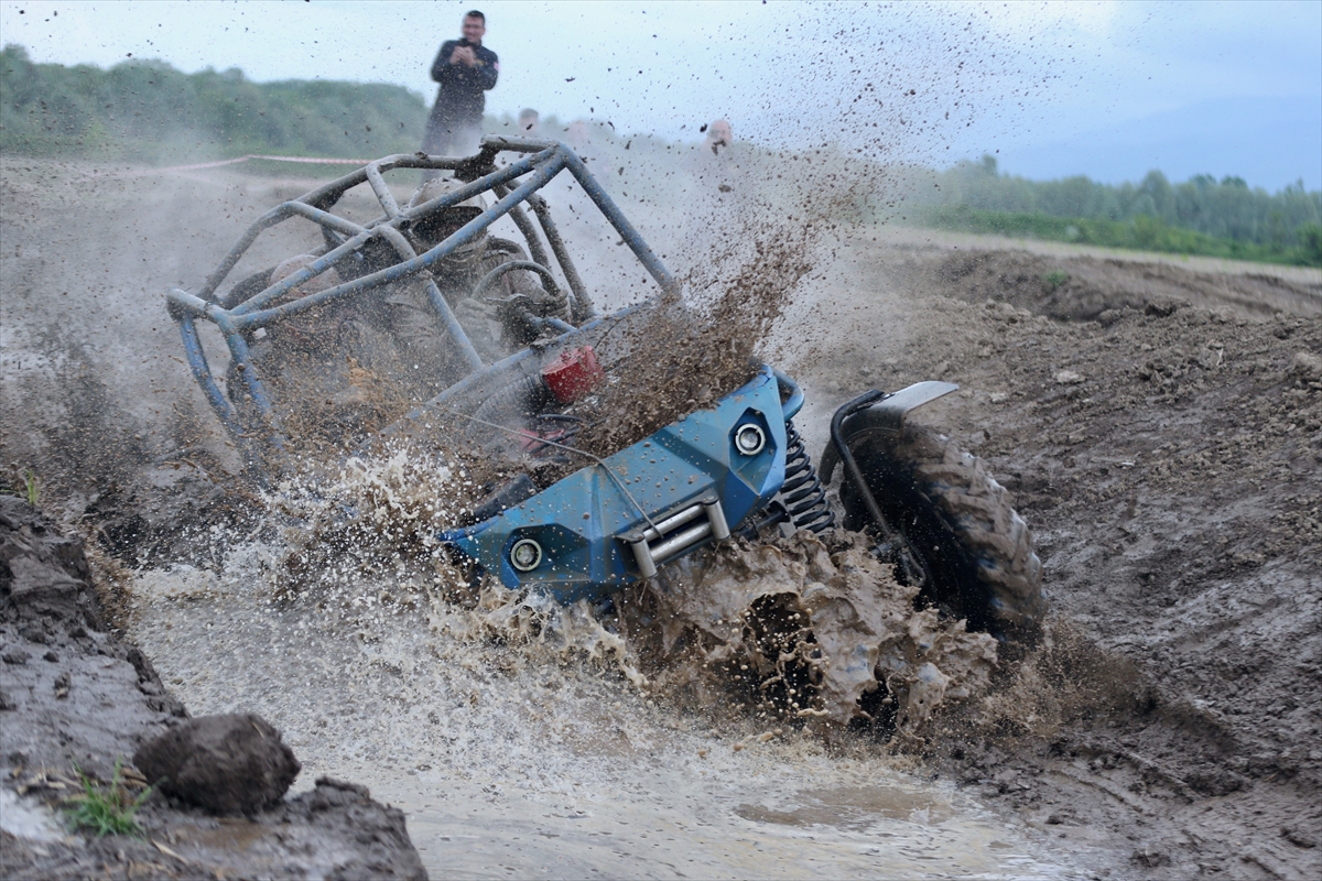 Off-road tutkunları Düzce'deki şenlikte buluştu