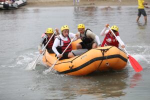 ORDU (AA) – Ordu'nun Altınordu ilçesinde dün başlayan Rafting Okul