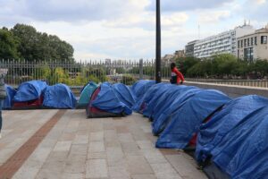 PARİS (AA) – Fransa'nın başkenti Paris’te refakatsiz çocuk göçmenler yetkililerin