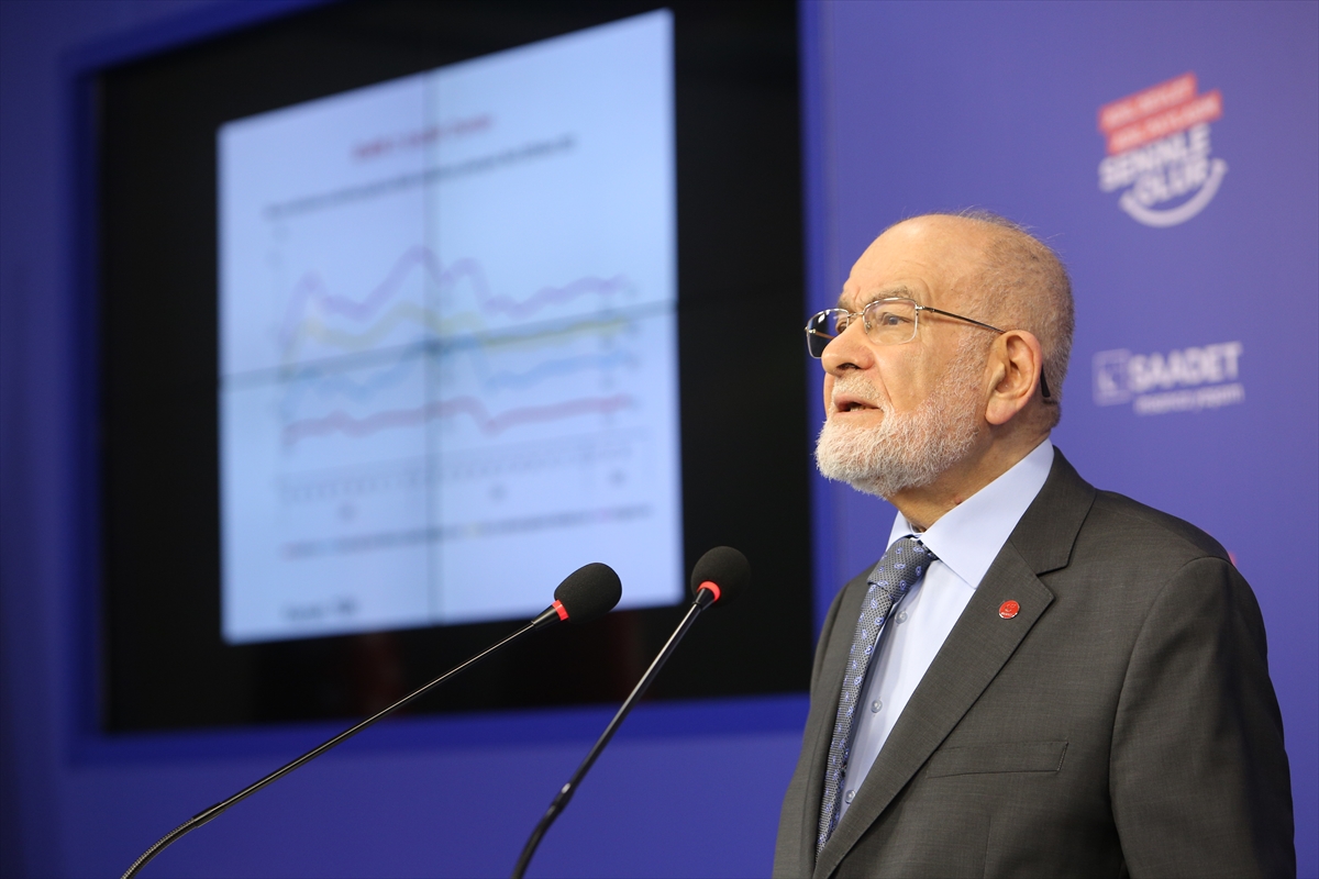 Saadet Partisi Genel Başkanı Karamollaoğlu basın toplantısında konuştu: