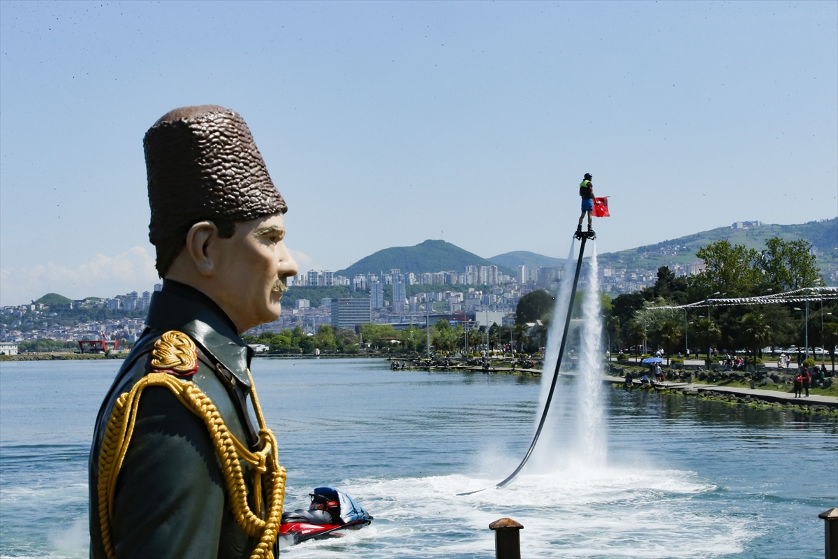 Samsun'da flyboard gösterisi sunuldu