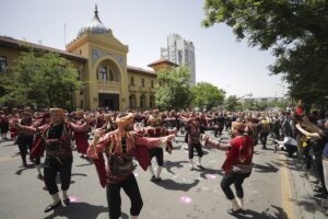 ANKARA (AA) – Başkent Kültür Yolu Festivali'nde seğmenler, Ankaralılarla buluştu.