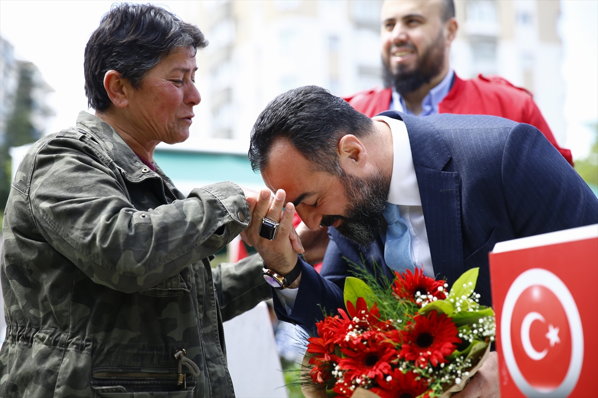 Şehit anneleri, Anneler Günü'nde evlatlarının kabri başında dua etti