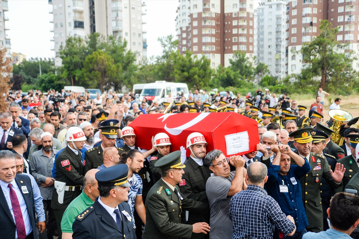 Şehit Piyade Teğmen Abdulkadir Güler Antalya'da son yolculuğuna uğurlandı