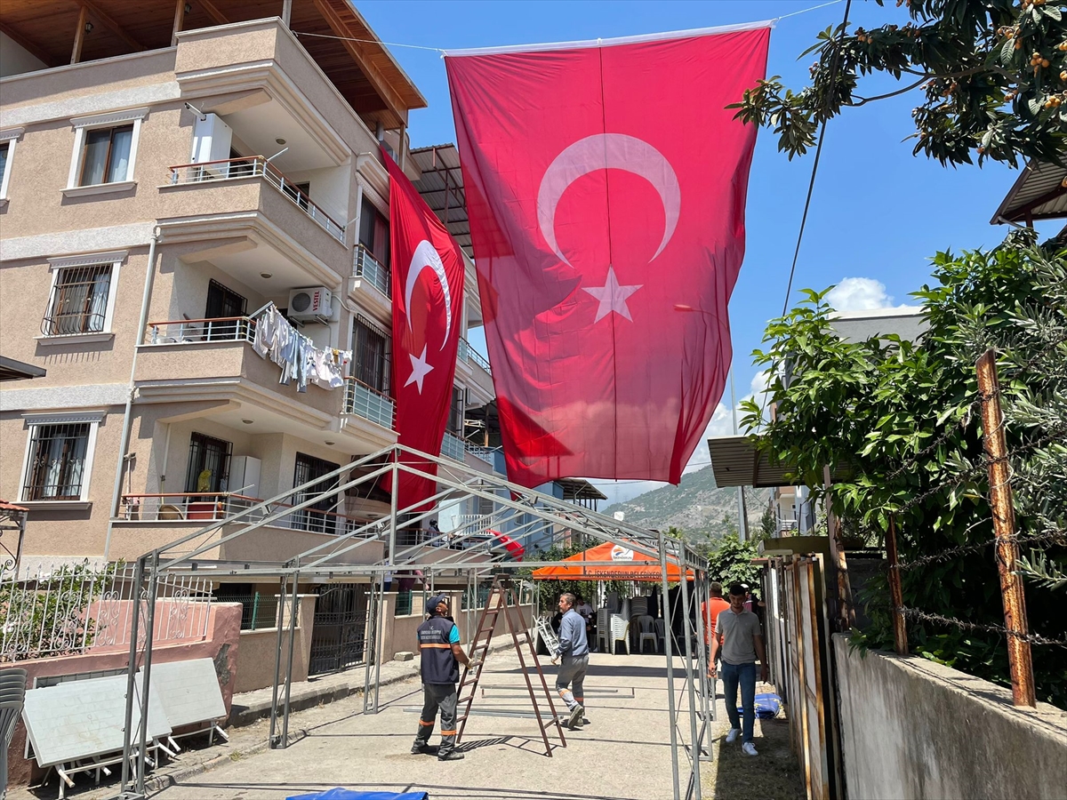 Şehit Uzman Çavuş Bican Kapılay'ın şehadet haberi Hatay'daki ailesine verildi