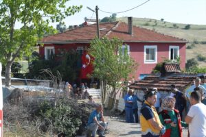 BALIKESİR (AA) – Siirt'in Pervari ilçesinde PKK'lı teröristlerin yola tuzakladığı