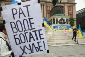 BELGRAD – Sırbistan'ın başkenti Belgrad'daki kadın dernekleri tarafından Ukrayna'ya destek