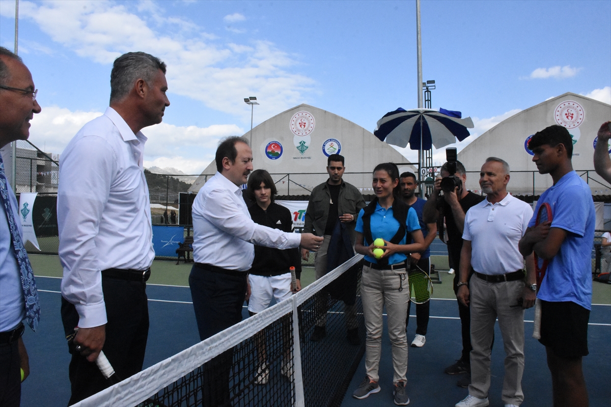 Şırnak'ın ilk uluslararası tenis turnuvası Cudi Cup, müsabaka ve etkinliklerle sürüyor