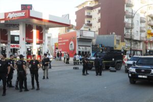 ŞIRNAK (AA) – Şırnak'ın Cizre ilçesinde, silahlı saldırıda1 kişi öldü,