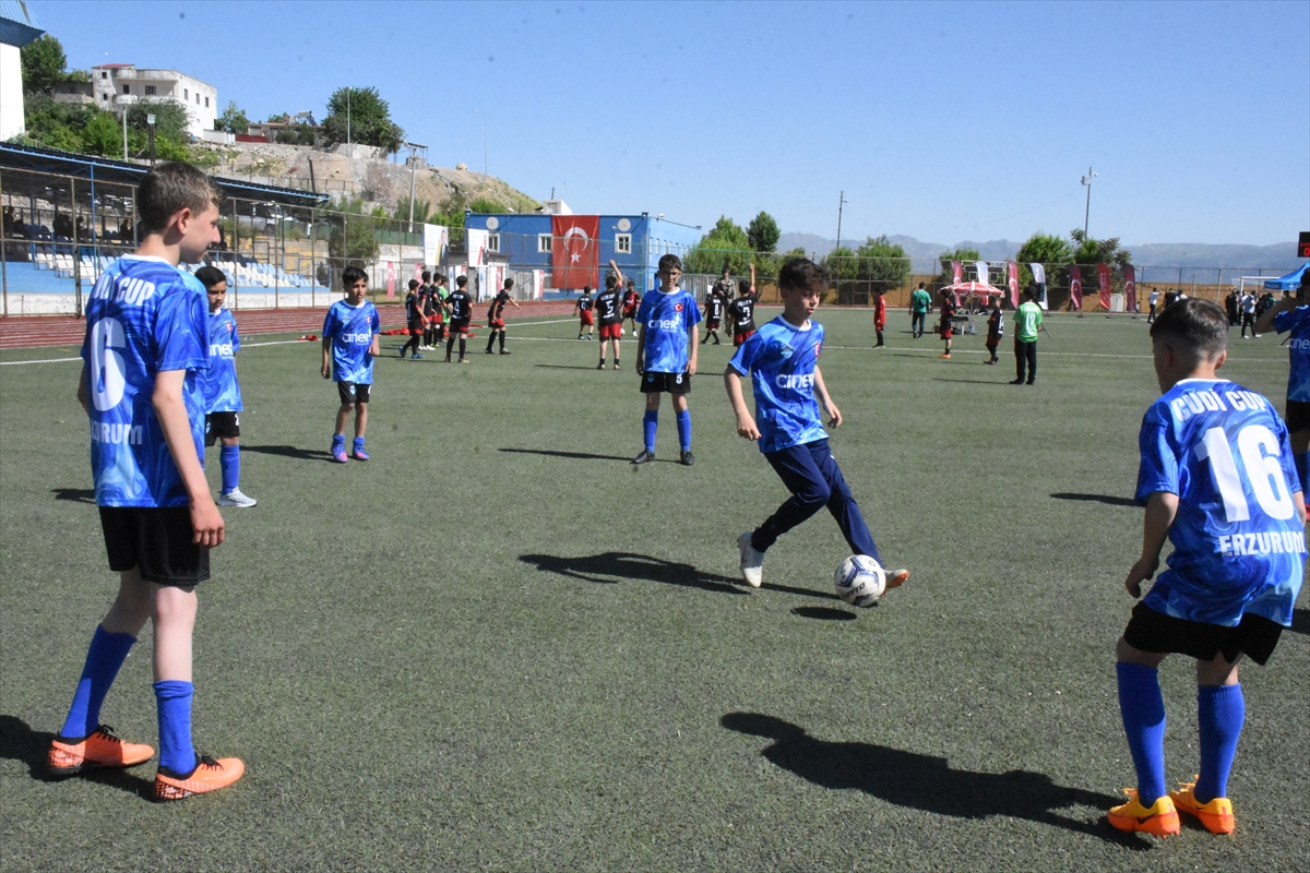 Şırnak'ta UYAFA Cudi Cup Futbol Turnuvası başladı