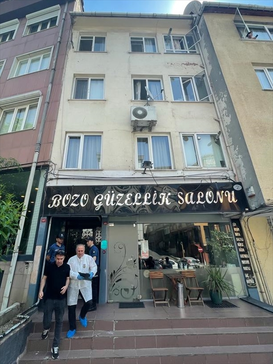 Şişli'de bir dairede 3 kişi ölü bulundu