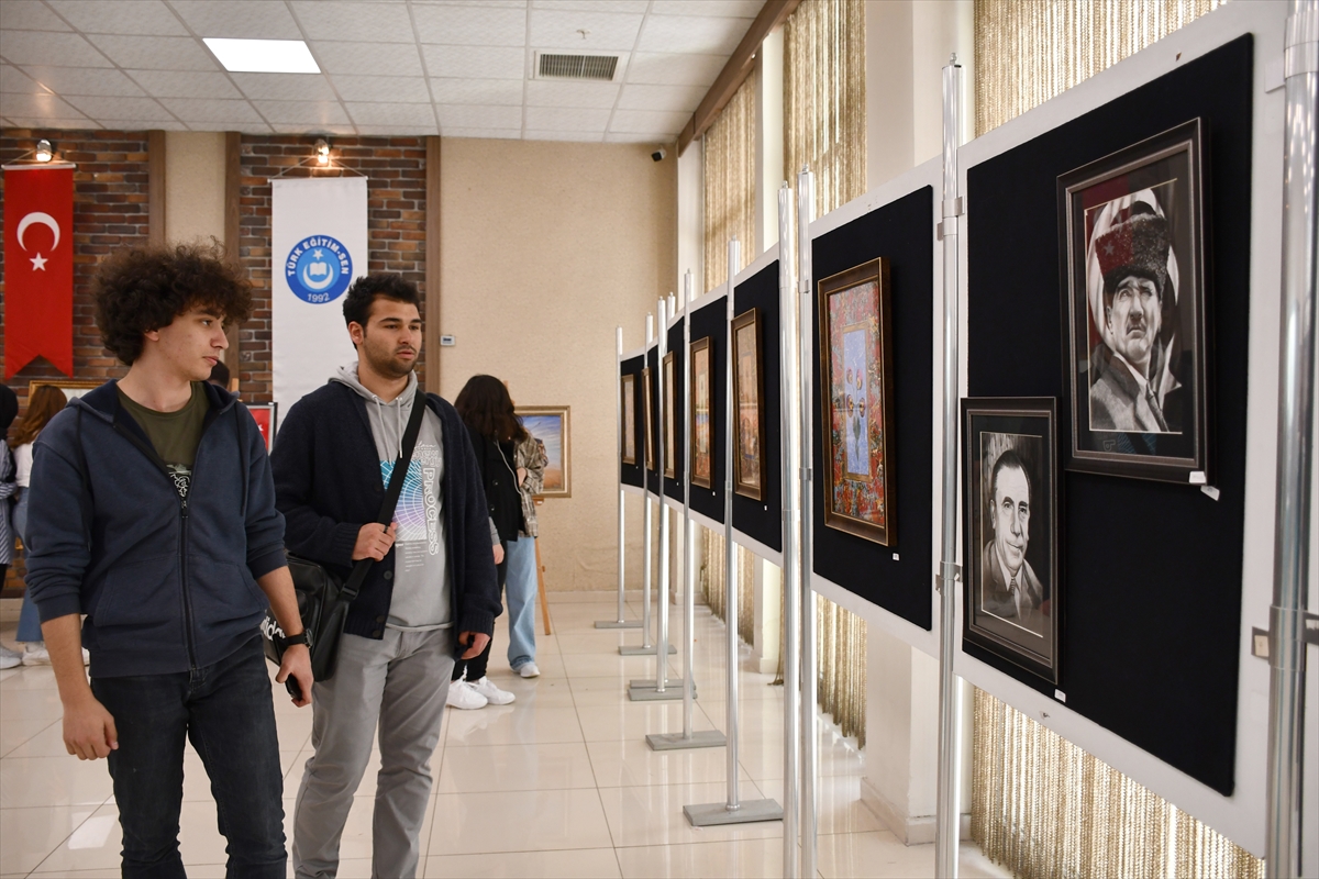 Sivas'ta öğretmenler köy okuluna kütüphane kazandırmak için resim sergisi açtı