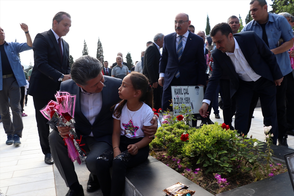 Soma'daki maden şehitleri törenle anıldı