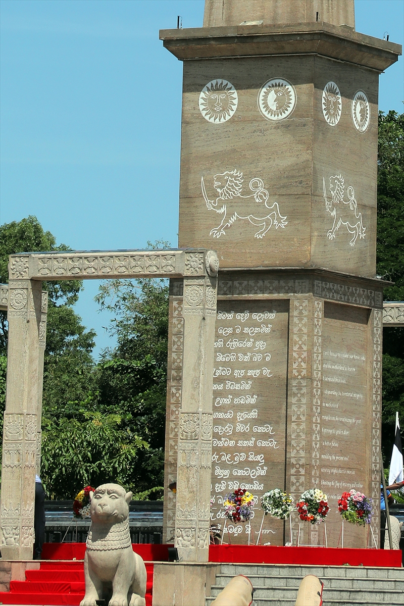 ﻿Sri Lanka'nın yeni başbakanı, mevcut durumdan eski yönetimi sorumlu tuttu