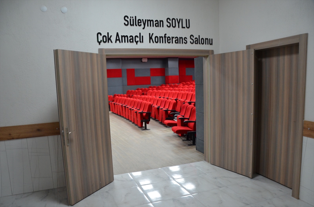 Süleyman Soylu'nun ismi, Aydın'da konferans salonuna verildi