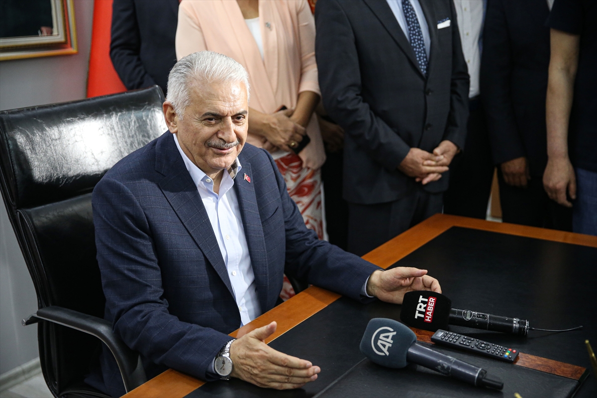 Bakan Kirişci ve AK Parti'li Yıldırım, AK Parti Adana İl Başkanlığını ziyaret etti