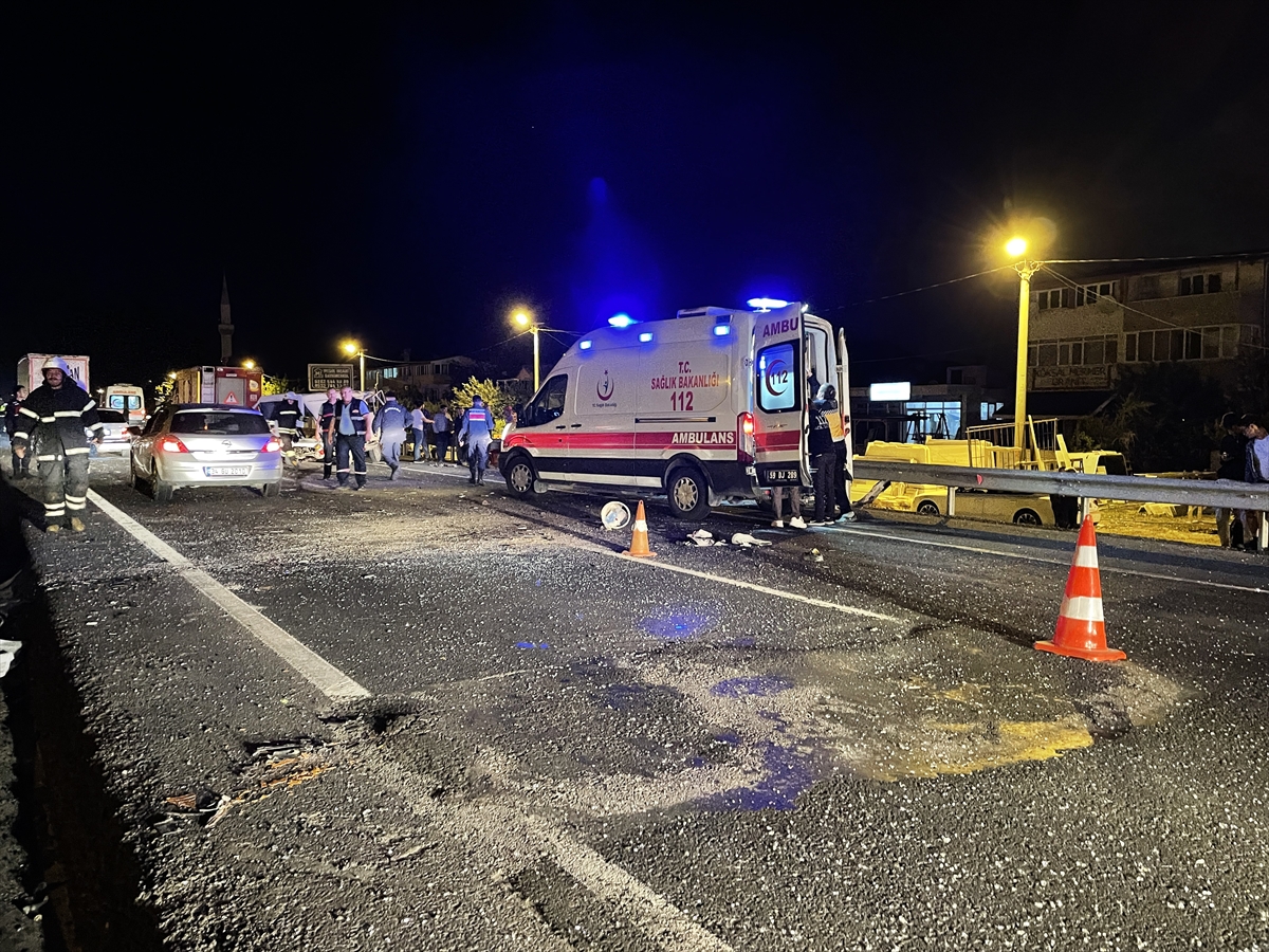 Tekirdağ'da zincirleme trafik kazasında 5 kişi yaralandı