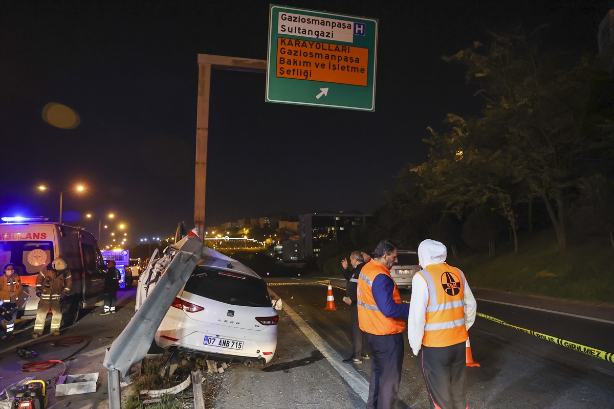 İstanbul'da TEM Otoyolu'nda bariyerlere çarpan otomobilin sürücüsü öldü