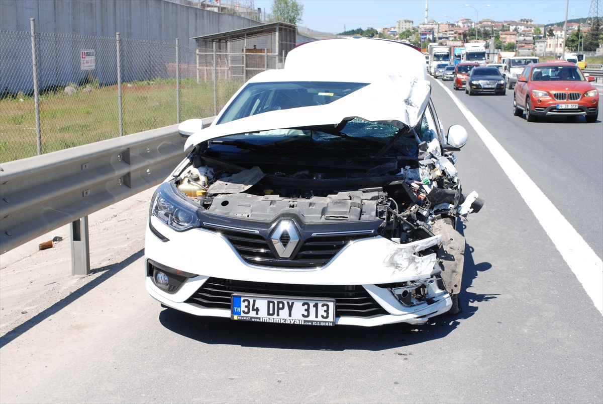 TEM Otoyolu'nda zincirleme kaza nedeniyle trafik yoğunluğu yaşandı