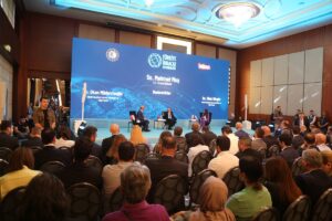 - "(e-ticaret düzenlemesi) Bir noktaya kadar geldik, değerlendirmelerimizi, çalışmalarımızı yapıyoruz,