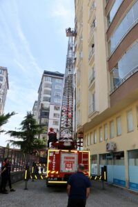 TRABZON (AA) – Trabzon'un Ortahisar ilçesinde apartmanın 4'üncü katındaki dairede