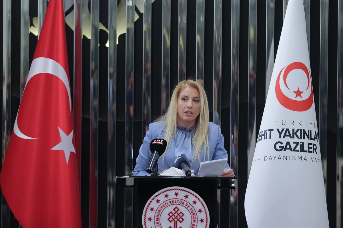 Türkiye Şehit Yakınları ve Gaziler Dayanışma Vakfı üyeleri 15 Temmuz Demokrasi Müzesi'ni gezdi