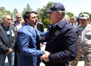 - Milli Savunma Bakanı Hulusi Akar, Pençe Kilit Operasyonu'nda şehit