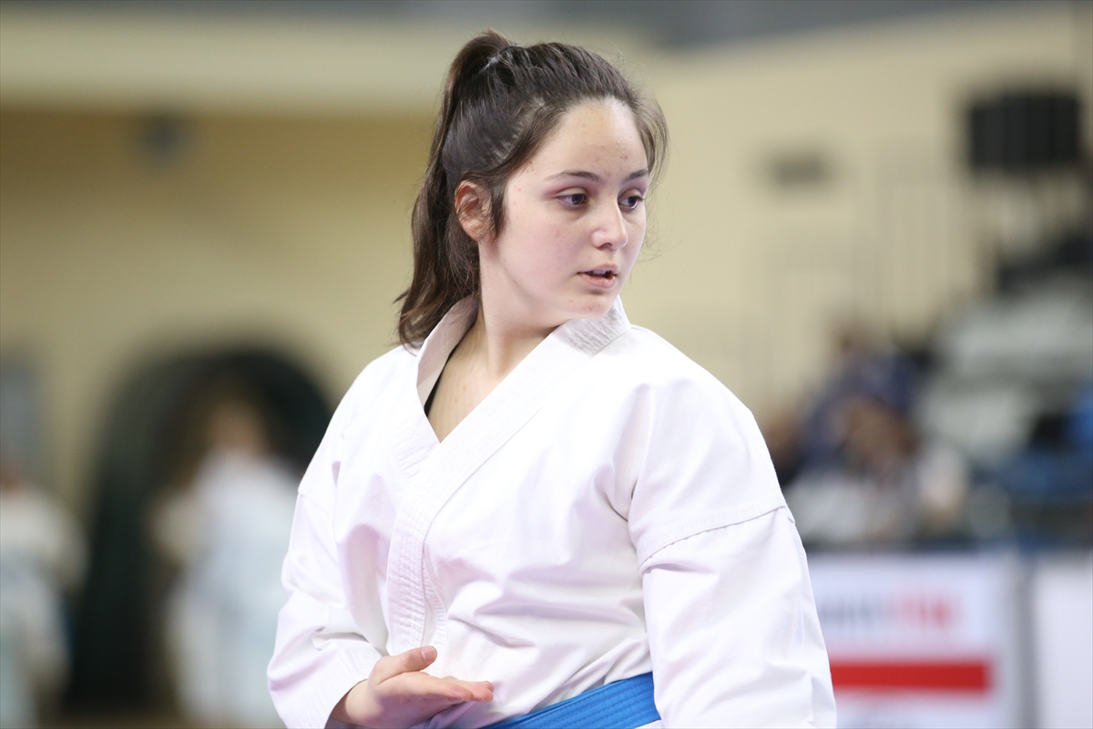 Türkiye Ümit, Genç ve 21 Yaş Altı Karate Şampiyonası Sakarya'da başladı
