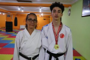 TEKİRDAĞ (AA) – MESUT KARADUMAN – Tekirdağ'da küçük yaşlarda başladığı