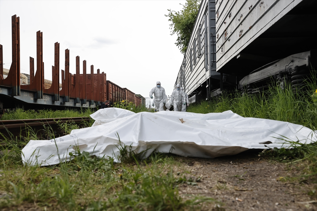 Ukrayna'daki savaşta ölen Rus askerlerin cesetleri soğutucu vagonlarda saklanıyor