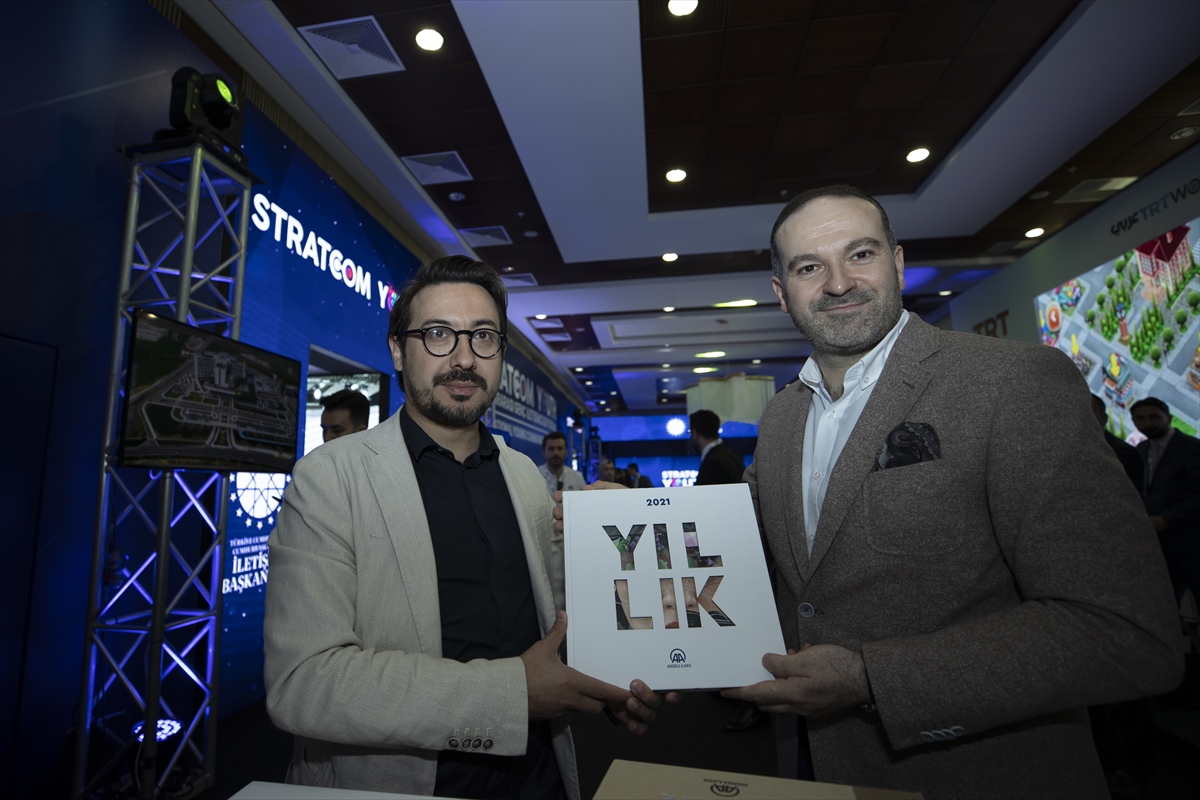 - Forumda, 13 ülkeden ve 42 üniversiteden 100'ün üzerinde iletişim