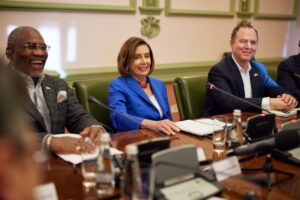 KİEV (AA) – Ukrayna Devlet Başkanı Vladimir Zelenskiy, Kiev'e gelen