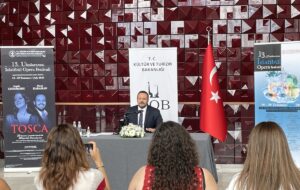 - Festival, 16 Temmuz'da Haliç Kongre Merkezi Açık Hava Sahnesi'nde