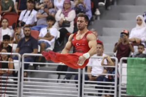 - Milli güreşçi Samet Ak, serbest stil 74 kiloda gümüş