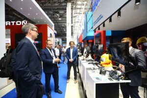 - Bakü Enerji Haftası kapsamında gerçekleştirilen fuarda 30 ülkeden 249