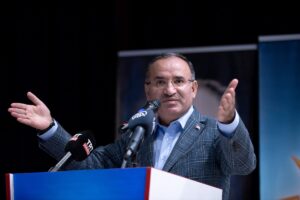 AĞRI (AA) – Adalet Bakanı Bekir Bozdağ, haksız tahrik indimi