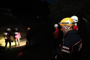 - "İncesu ve Karapürçek'te su baskınlarında mahsur kalan 5 çocuk