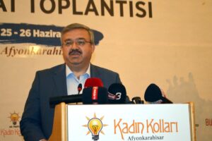 - "Biz, AK Parti kurulurken bir demokratikleşme mücadelesi için kadınlar