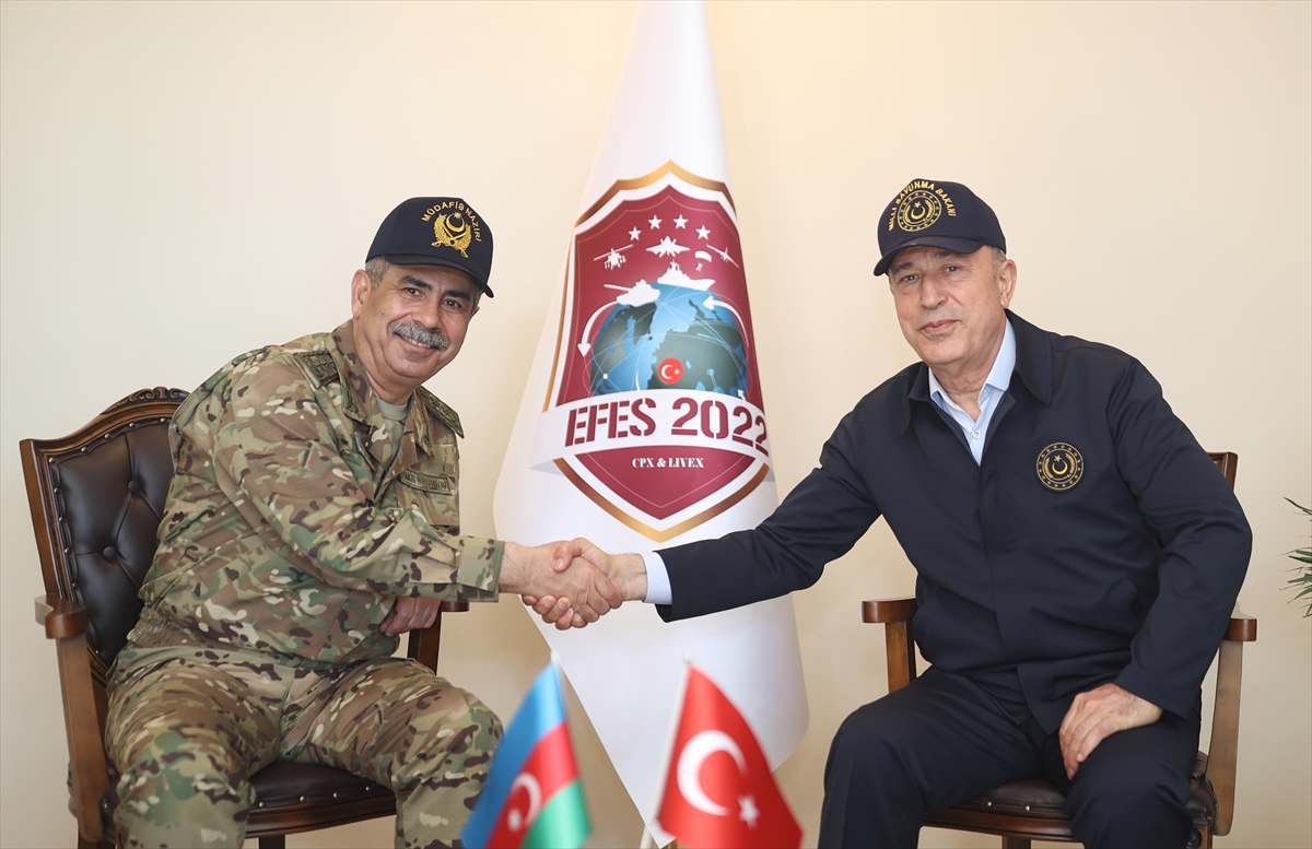 Akar, Azerbaycan Savunma Bakanı Orgeneral Hasanov ile görüştü